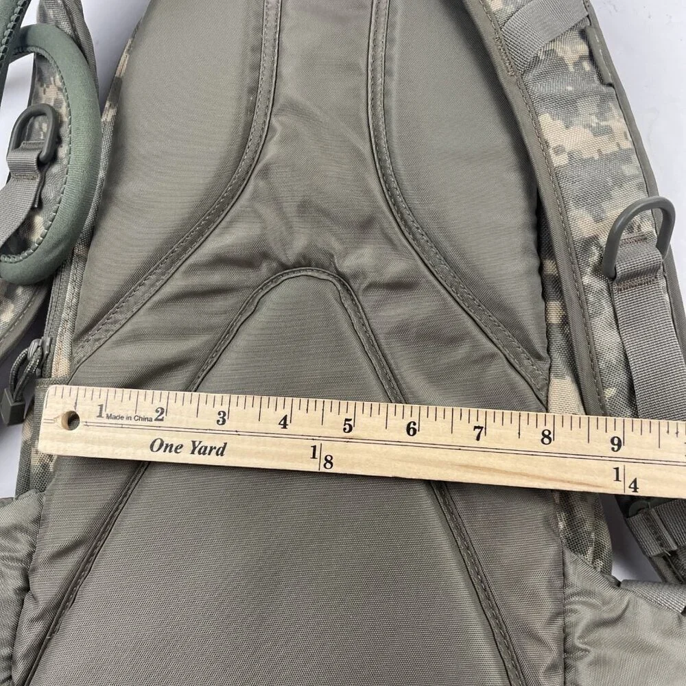 Camelbak Maximum Gear Digital Camo Hydration Backpack With Bladder Hiking Bag